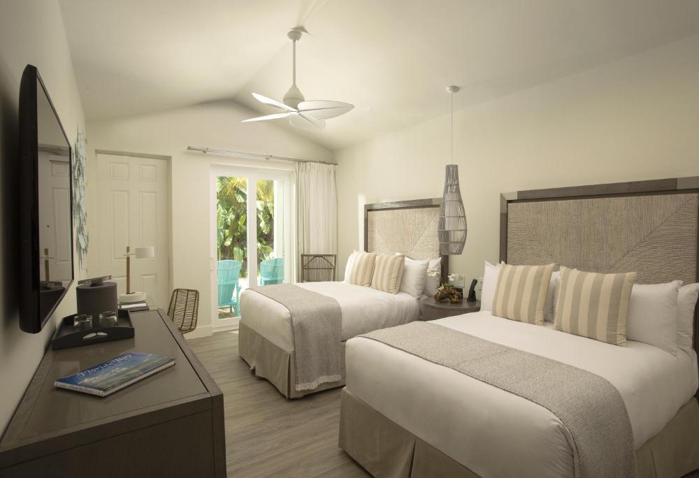 Double Queen Bungalow with Garden View interior